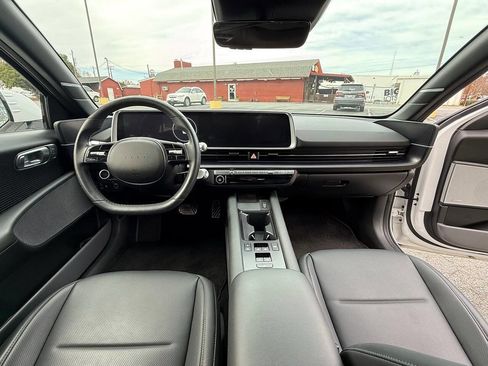 Used 2023 Hyundai Ioniq 6 Limited image 18