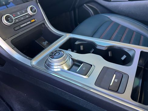 Used 2024 Ford Edge SEL w/ Sport Appearance Package image 16