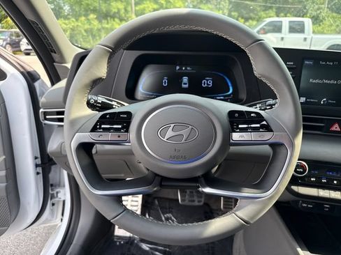 New 2025 Hyundai Elantra Sport FWD image 17