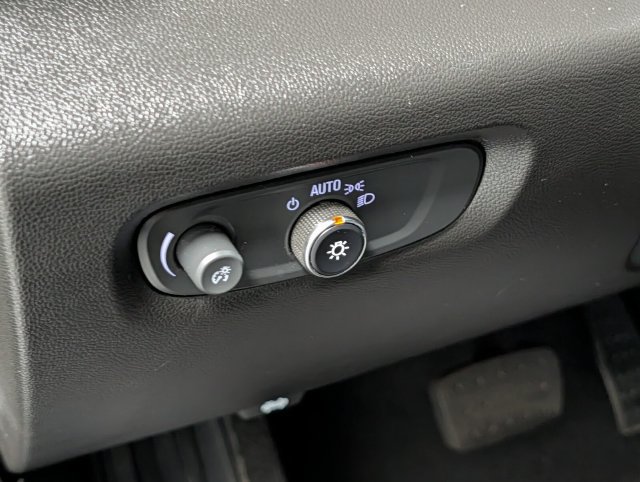 Certified 2023 Chevrolet Traverse LT AWD/4WD image 17