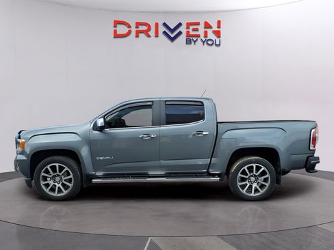 Used 2020 GMC Canyon Denali image 2