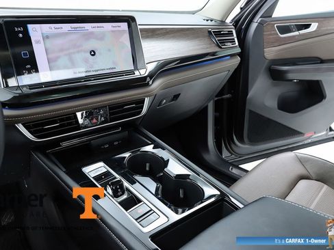 Used 2025 Volkswagen Atlas SEL image 23