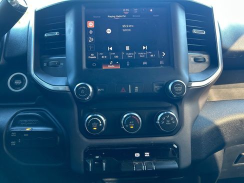 Used 2022 RAM 2500 Big Horn AWD/4WD image 18