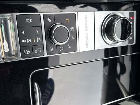 Used 2017 Land Rover Range Rover HSE image 21