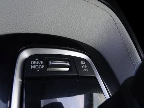 Used 2023 Toyota Corolla SE image 13