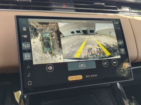 Certified 2025 Land Rover Range Rover Sport Dynamic SE AWD/4WD image 32