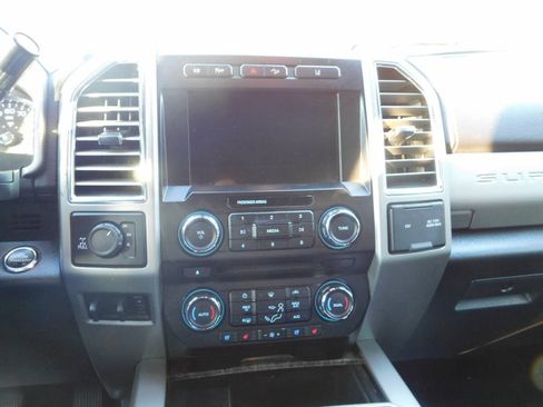 Used 2017 Ford F350 Lariat w/ Lariat Ultimate Package AWD/4WD image 10