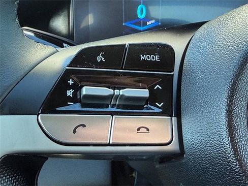 Used 2023 Hyundai Elantra SEL w/ Convenience Package image 13