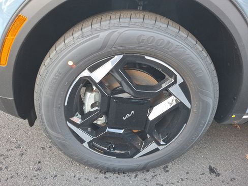 New 2026 Kia Sportage EX w/ EX Panoramic Sunroof Package image 4