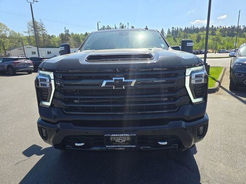New 2026 Chevrolet Silverado 2500 High Country w/ Midnight Edition AWD/4WD image 9