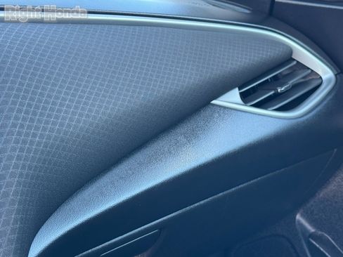 Used 2022 Chevrolet Malibu LT image 22