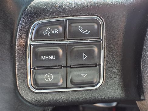 Used 2016 Jeep Wrangler Unlimited Sahara w/ Connectivity Group AWD/4WD image 14
