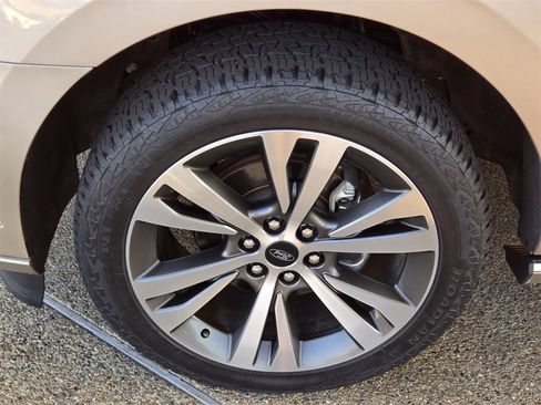 Used 2020 Ford Expedition Platinum image 9