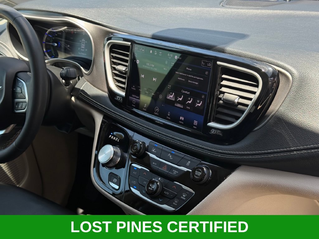 Used 2023 Chrysler Pacifica Touring-L FWD image 26