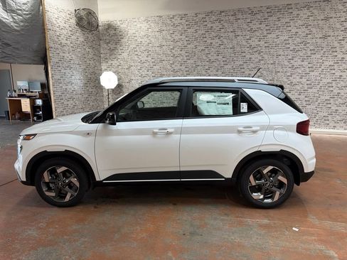 New 2026 Hyundai Venue SEL FWD image 4