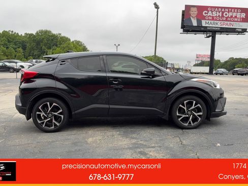 Used 2019 Toyota C-HR XLE FWD image 7