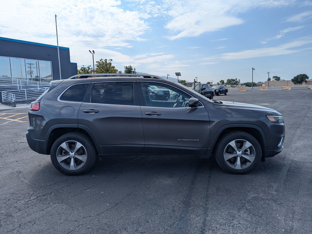 Used 2021 Jeep Cherokee Limited AWD/4WD image 2