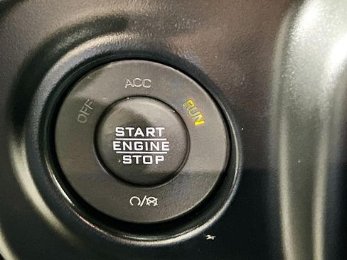 Used 2022 Jeep Wrangler Unlimited Sport AWD/4WD image 22