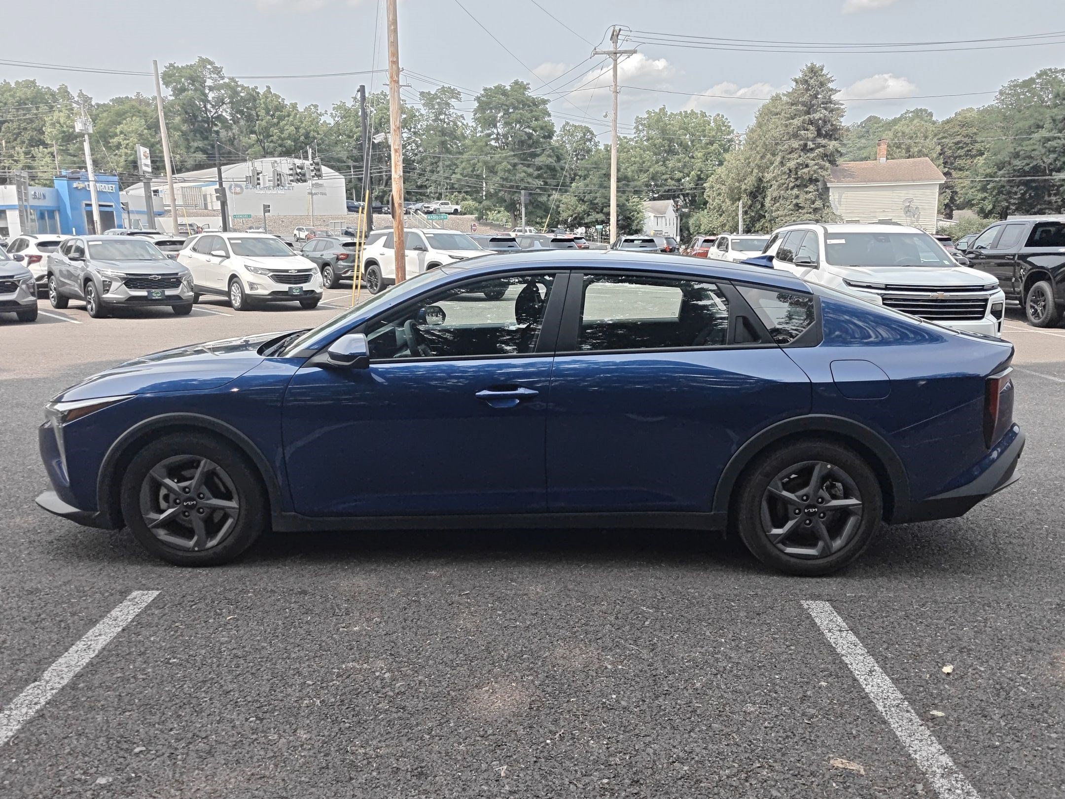 Used 2025 Kia K4 FWD image 2