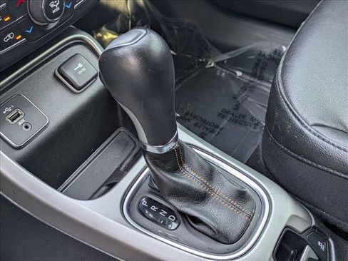 Used 2020 Jeep Compass Latitude image 11