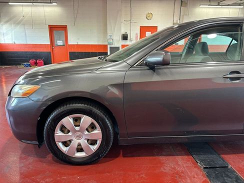 Used 2009 Toyota Camry LE image 11