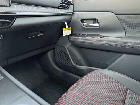 Used 2025 Nissan Kicks SR FWD image 35