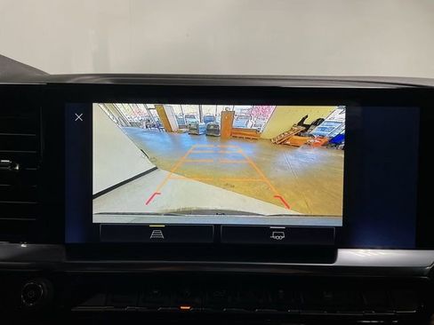 Used 2023 Chevrolet Silverado 1500 LT image 17