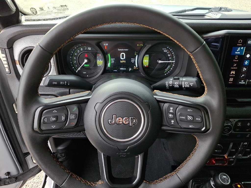 Used 2024 Jeep Wrangler Unlimited AWD/4WD image 19