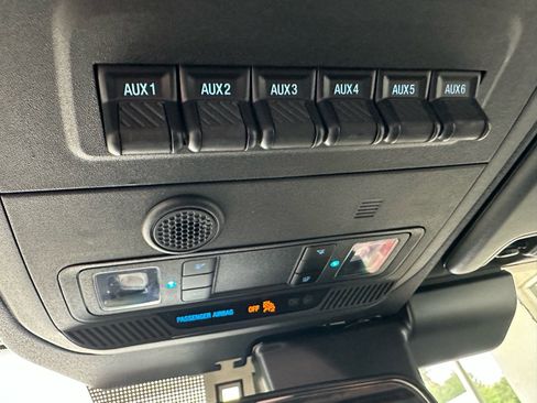 Used 2025 Ford Bronco Big Bend w/ Black Diamond Package AWD/4WD image 37