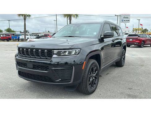 New 2026 Jeep Grand Cherokee L 2WD image 2