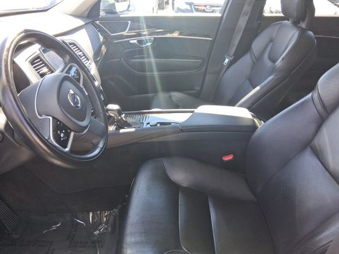 Used 2018 Volvo XC90 T5 Momentum w/ Convenience Package AWD/4WD image 12