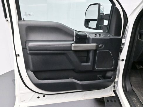 Used 2021 Ford F350 Platinum w/ Tremor Off-Road Package image 9