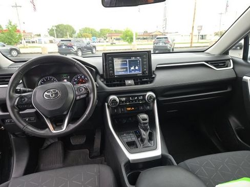 Used 2020 Toyota RAV4 XLE w/ Convenience Package AWD/4WD image 21