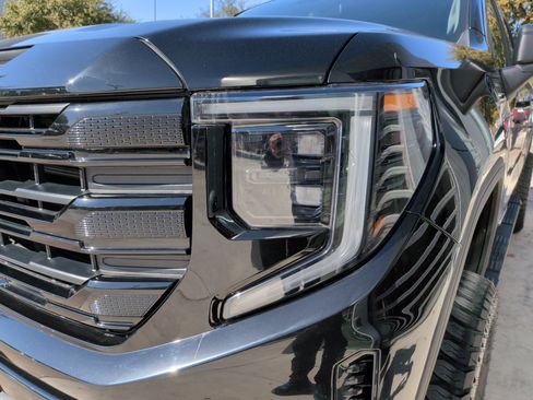 Used 2024 GMC Sierra 1500 Elevation w/ Preferred Package image 6