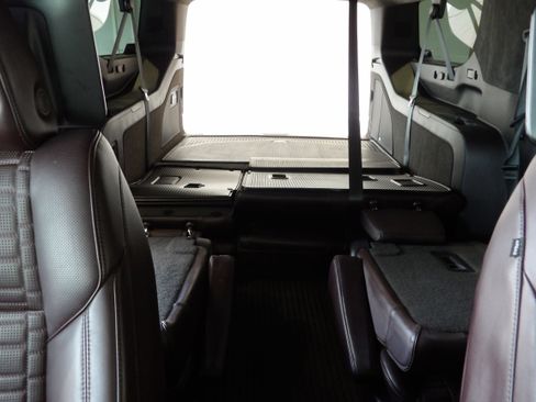 Used 2023 Cadillac Escalade ESV Premium Luxury Platinum w/ LPO, Radiant Package image 26