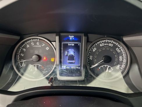 Used 2016 Toyota Tacoma TRD Off-Road w/ Exterior Package AWD/4WD image 12