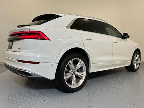 Used 2022 Audi Q8 Premium Plus image 9