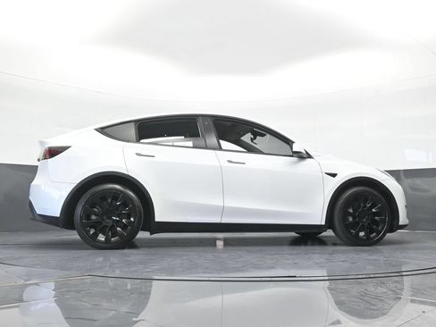 Used 2022 Tesla Model Y Long Range AWD/4WD image 60