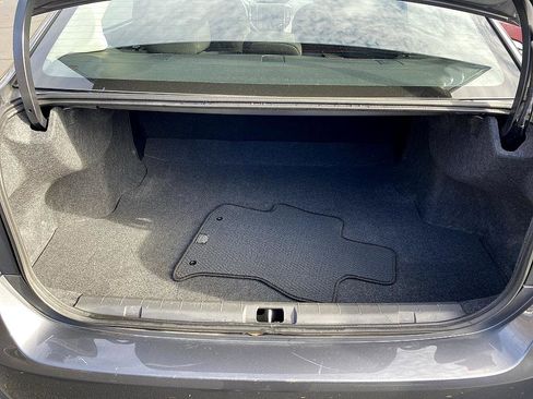 Used 2022 Subaru Impreza 2.0i Premium image 12