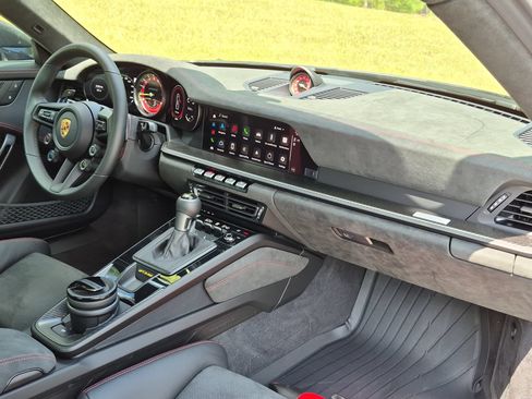 Certified 2024 Porsche 911 GT3 RS RWD image 21