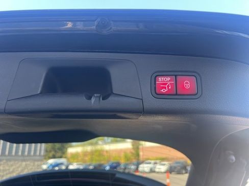 Used 2022 Mercedes-Benz GLA 250 4MATIC image 16