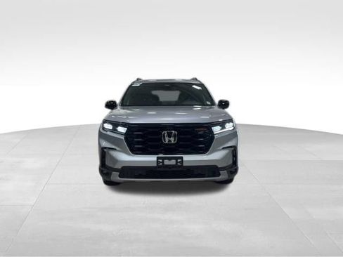 Used 2025 Honda Pilot TrailSport image 4