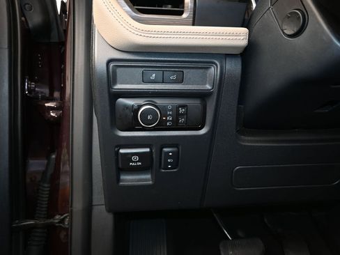 Used 2024 Ford Expedition Max Limited image 13