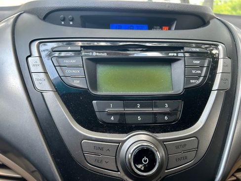 Used 2013 Hyundai Elantra GLS w/ Preferred Pkg FWD image 24