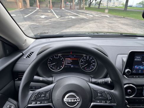 Used 2025 Nissan Sentra SV FWD image 29