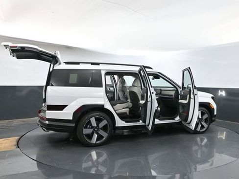 Used 2025 Hyundai Santa Fe Limited image 39