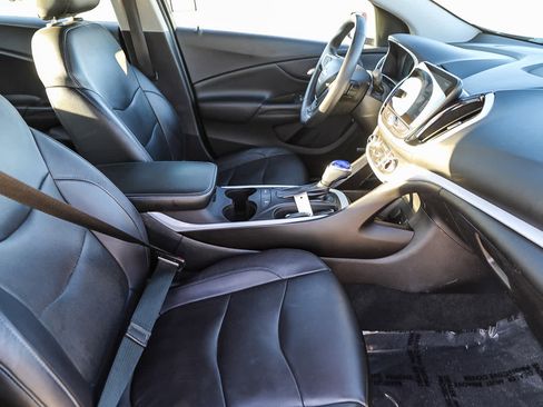 Used 2018 Chevrolet Volt LT w/ Comfort Package image 16