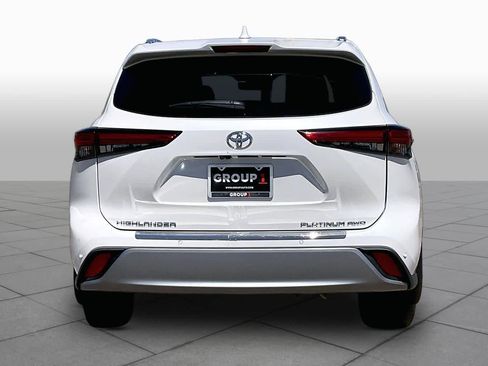 Used 2020 Toyota Highlander Platinum image 5