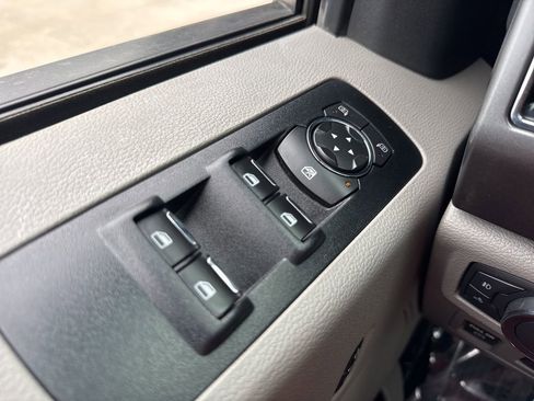 Used 2018 Ford F150 XLT w/ Equipment Group 302A Luxury AWD/4WD image 9