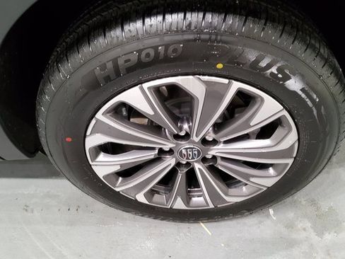 Used 2024 Buick Envision Preferred image 36